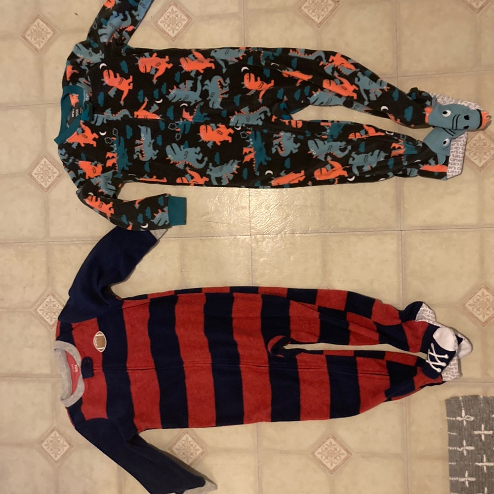 2 pairs of Carter’s fleece onesie pjs toddler boy 3T